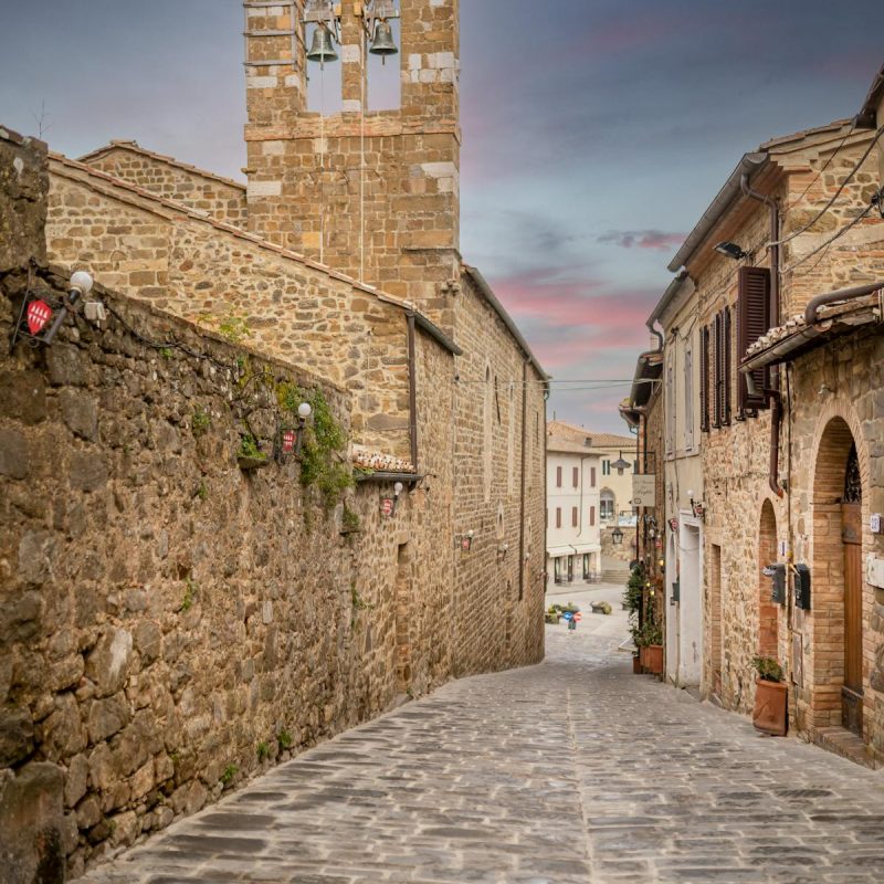 AMAZING PRIVATE &ndash; BRUNELLO & NOBILE WINE TOUR IN VALDORCIA: MONTALCINO & MONTEPULCIANO &ndash; Tour length 10 hrs